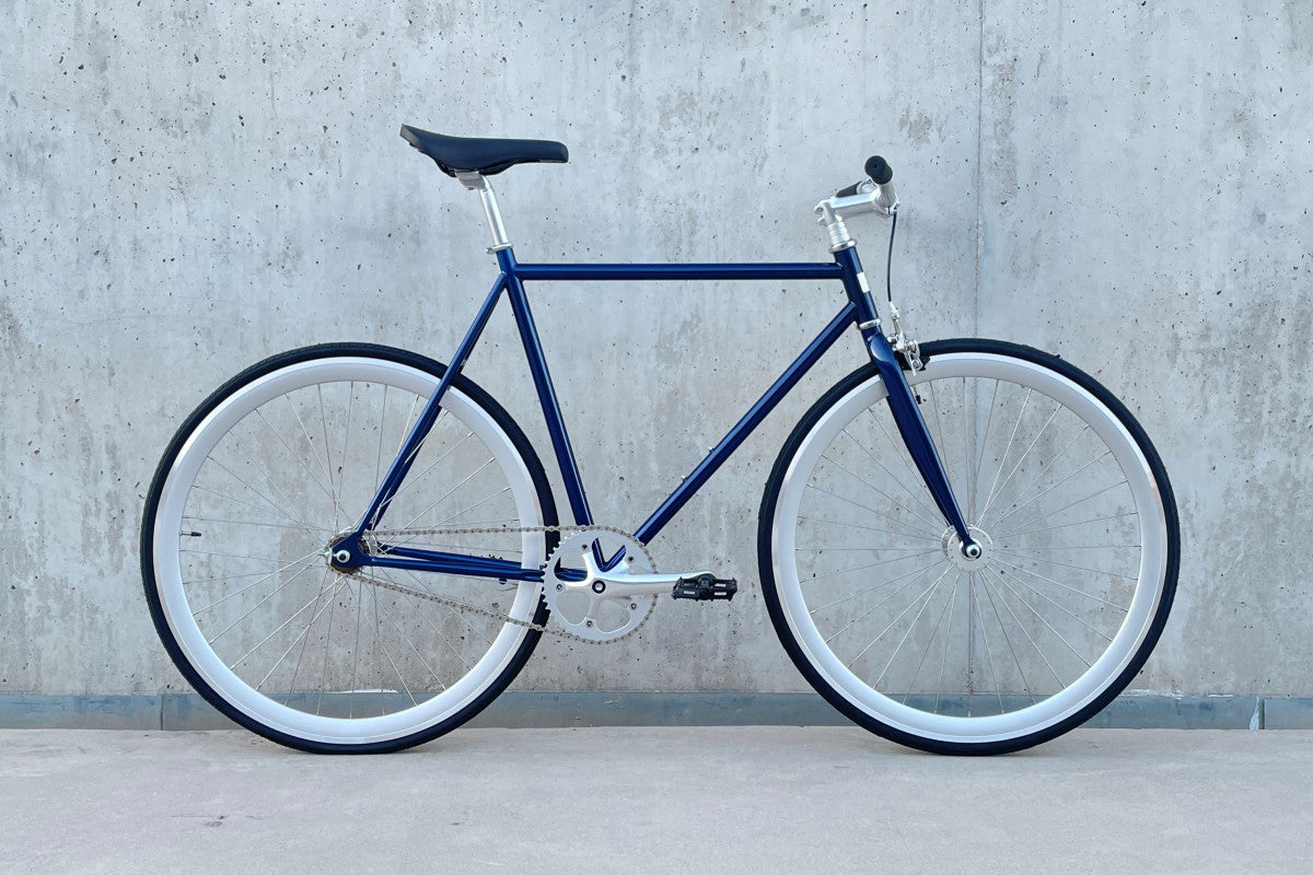 fahrradhelm singlespeed Infine Cycles Blue Night – Urban Fixie Fahrrad – Hirondelle Bike Shop