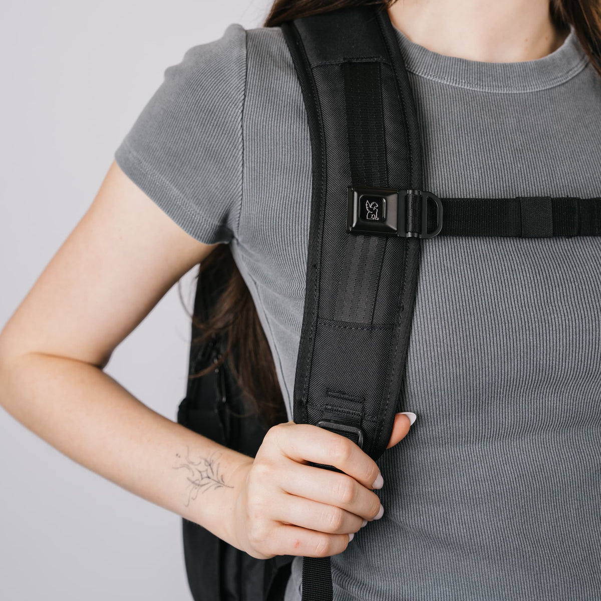 Chrome Recruit 22L backpack mini buckle sternum strap detail