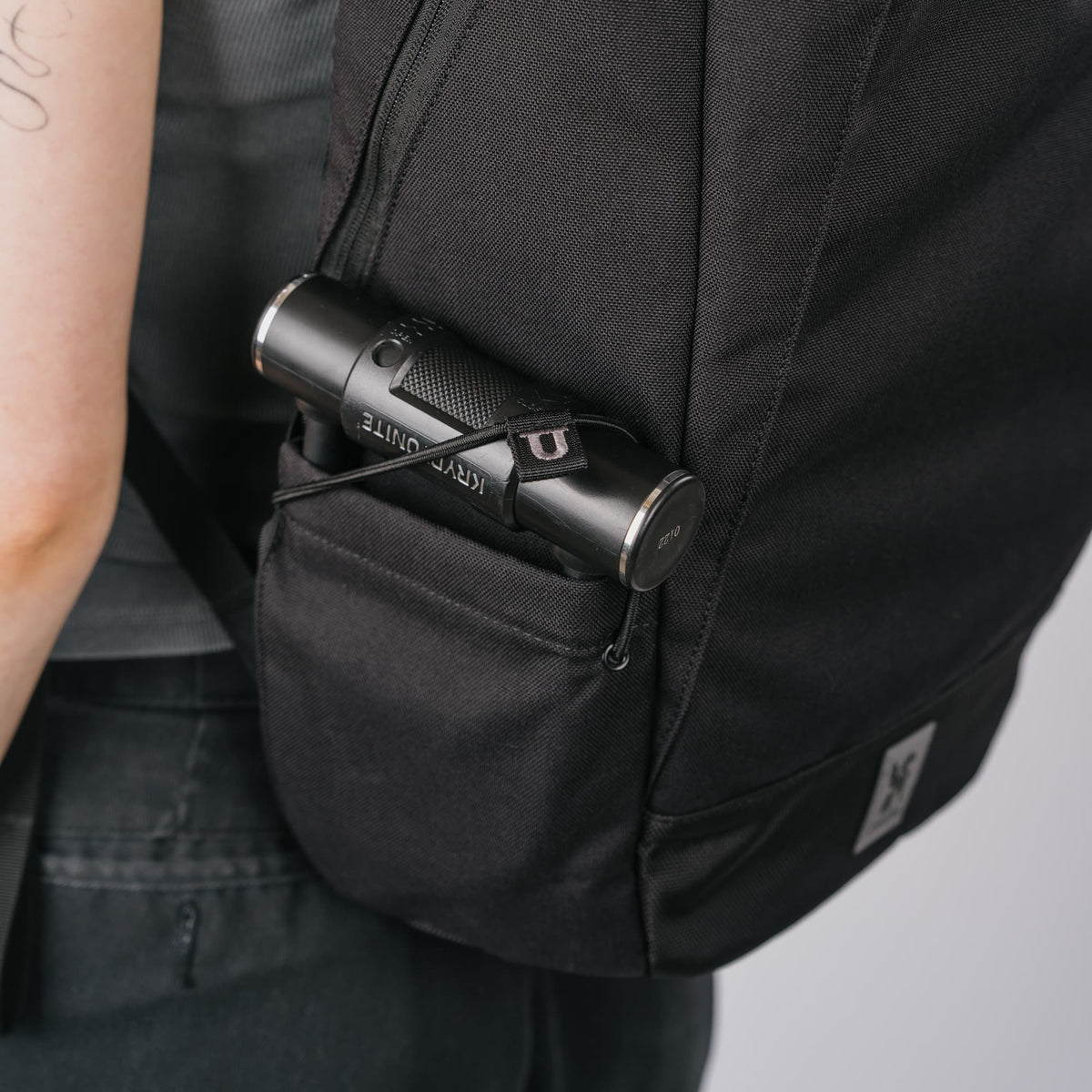 Chrome Recruit 22L backpack U-lock holder