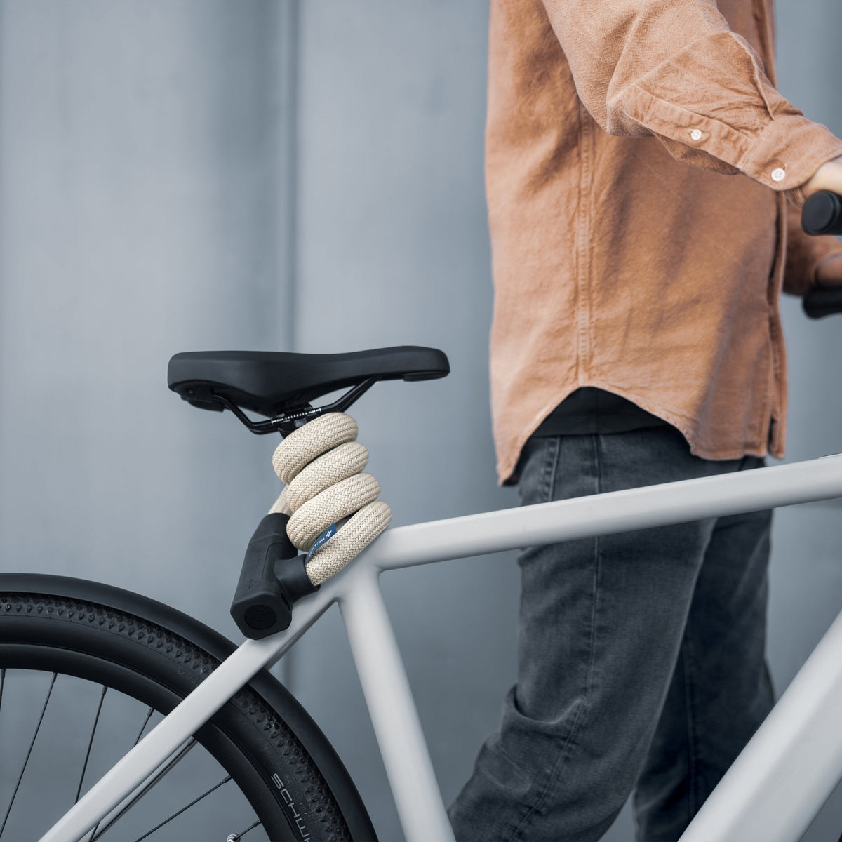 TMD Chain Lock 110 cm Beige matching the design of a modern e-bike