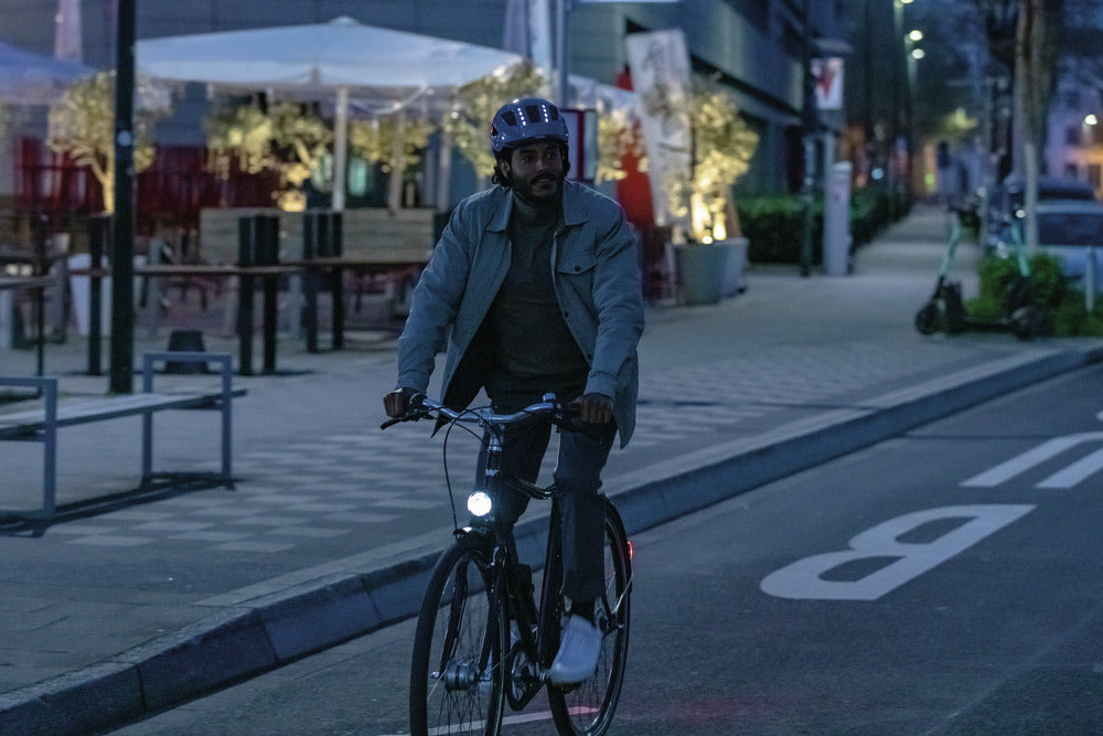 Abus Hyban 2.0 LED USB bicycle helmet