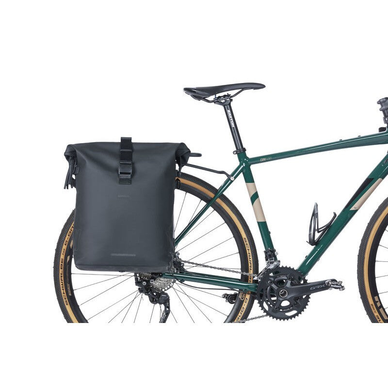 Basil SoHo 14L LED bicycle bag / shoulder bag