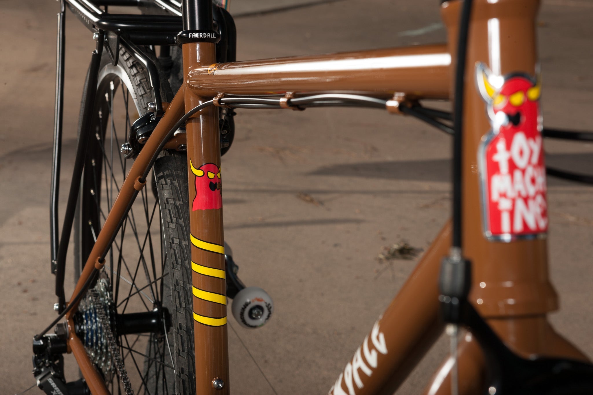 Bicicleta Urbana Fairdale Lookfar Toy Machine 8 Velocidades