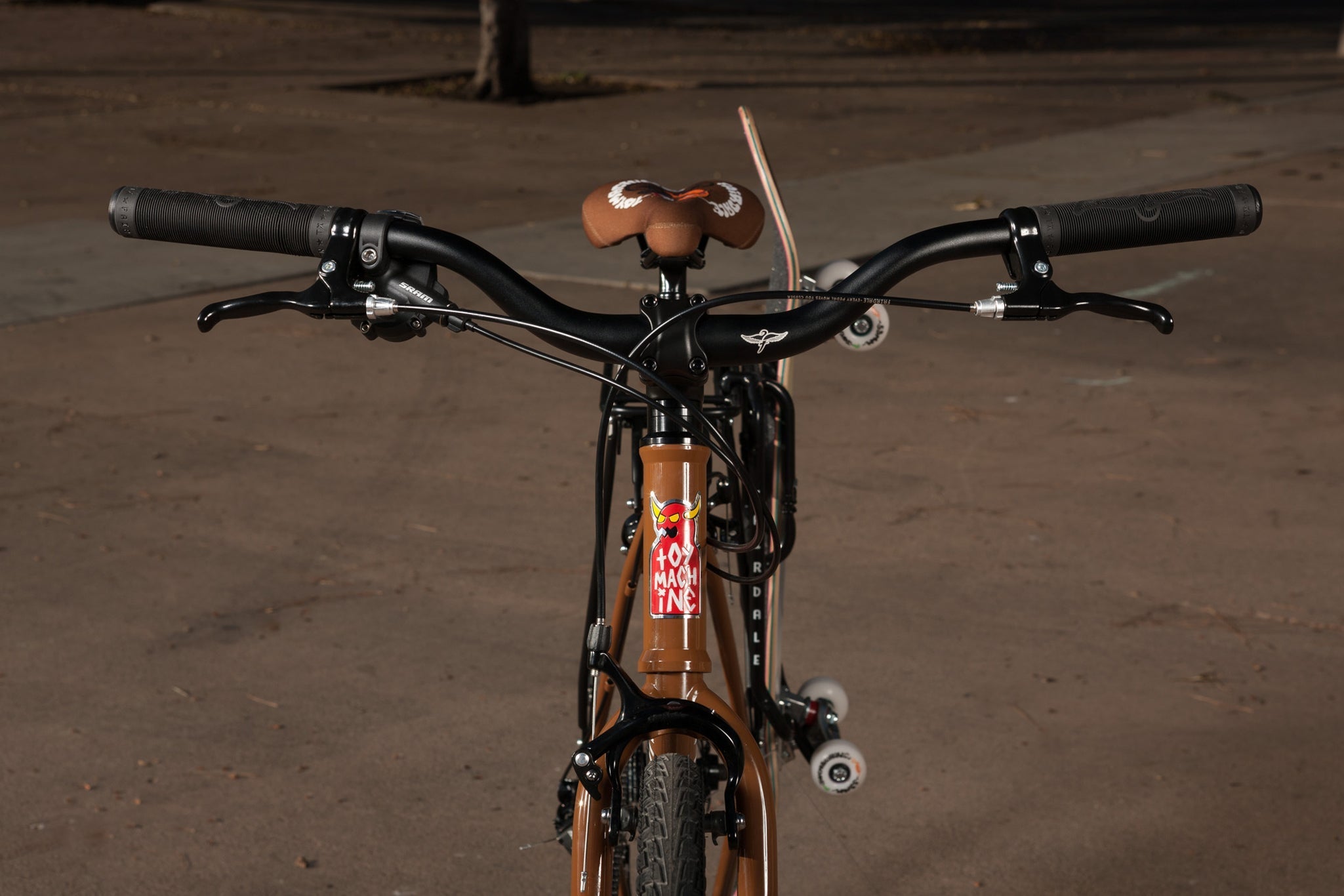 Bicicleta Urbana Fairdale Lookfar Toy Machine 8 Velocidades