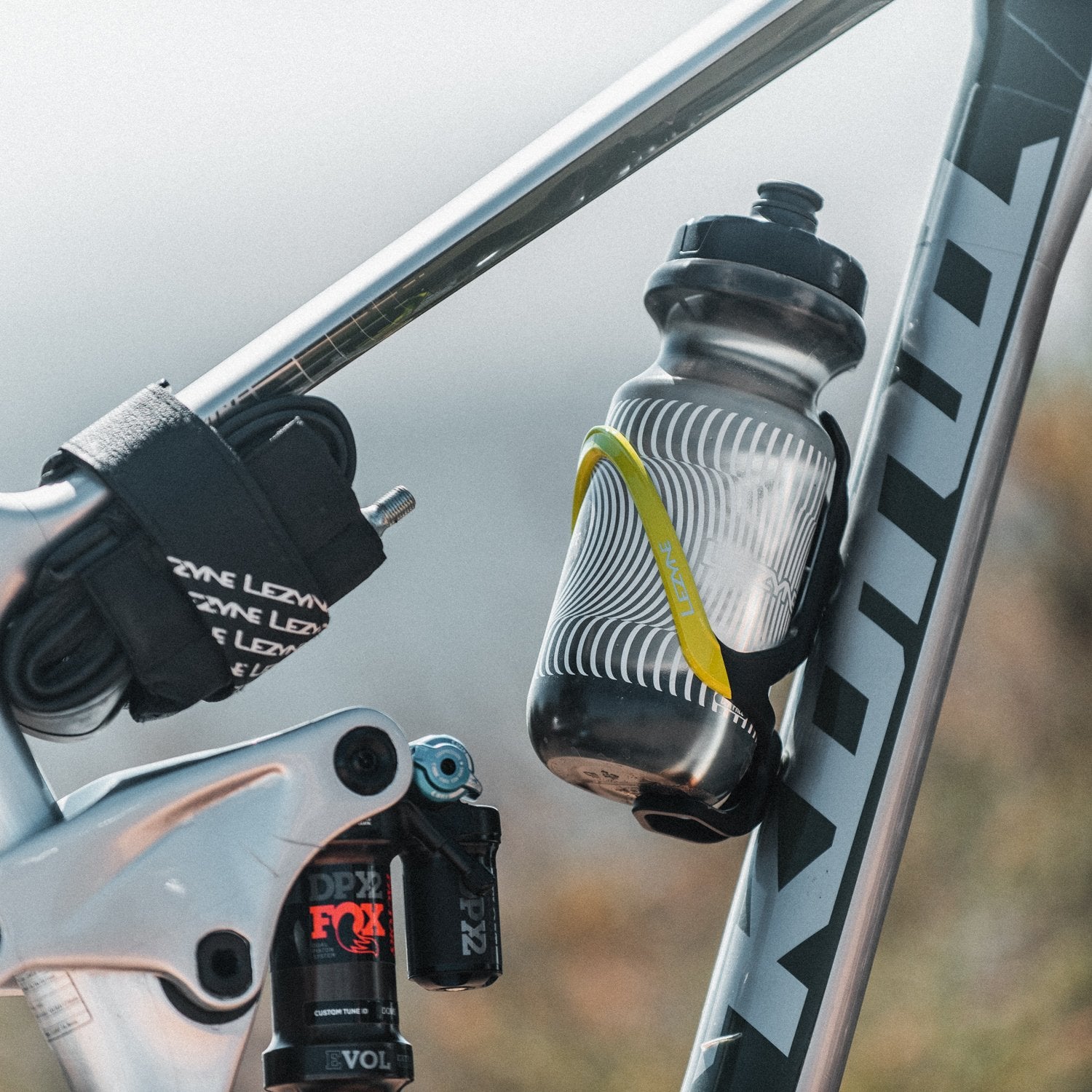 Portabidón Lezyne Matrix Team Cage