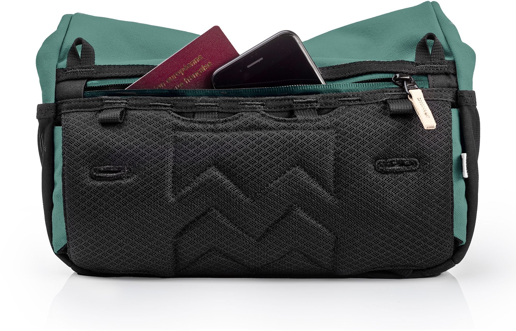 Green water / Beige leather