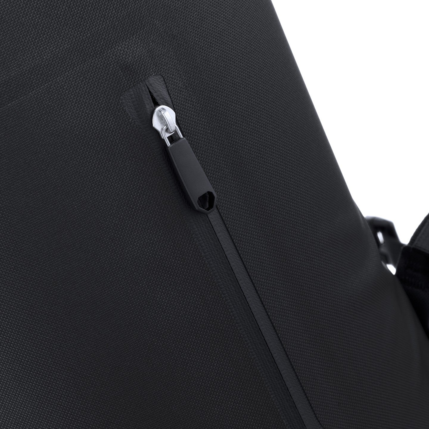 Ortlieb Commuter-Daypack Urban 27L black on bike lifestyle