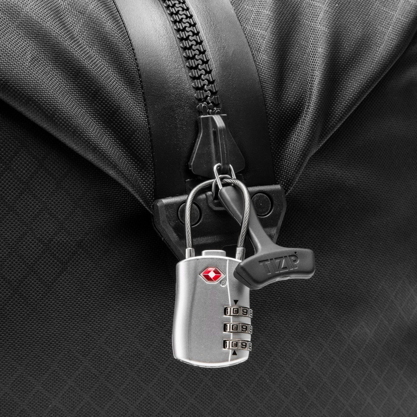 Ortlieb Duffle Metrosphere 40L black-embossed embossed texture detail