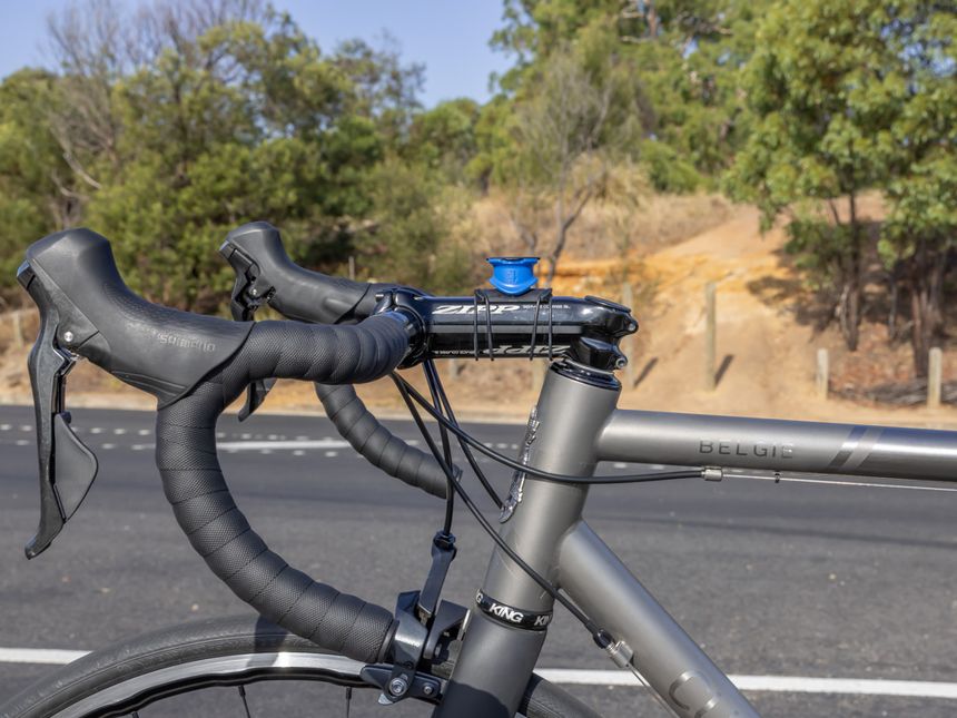 Quad Lock mounting bracket for bicycle stem or handlebars