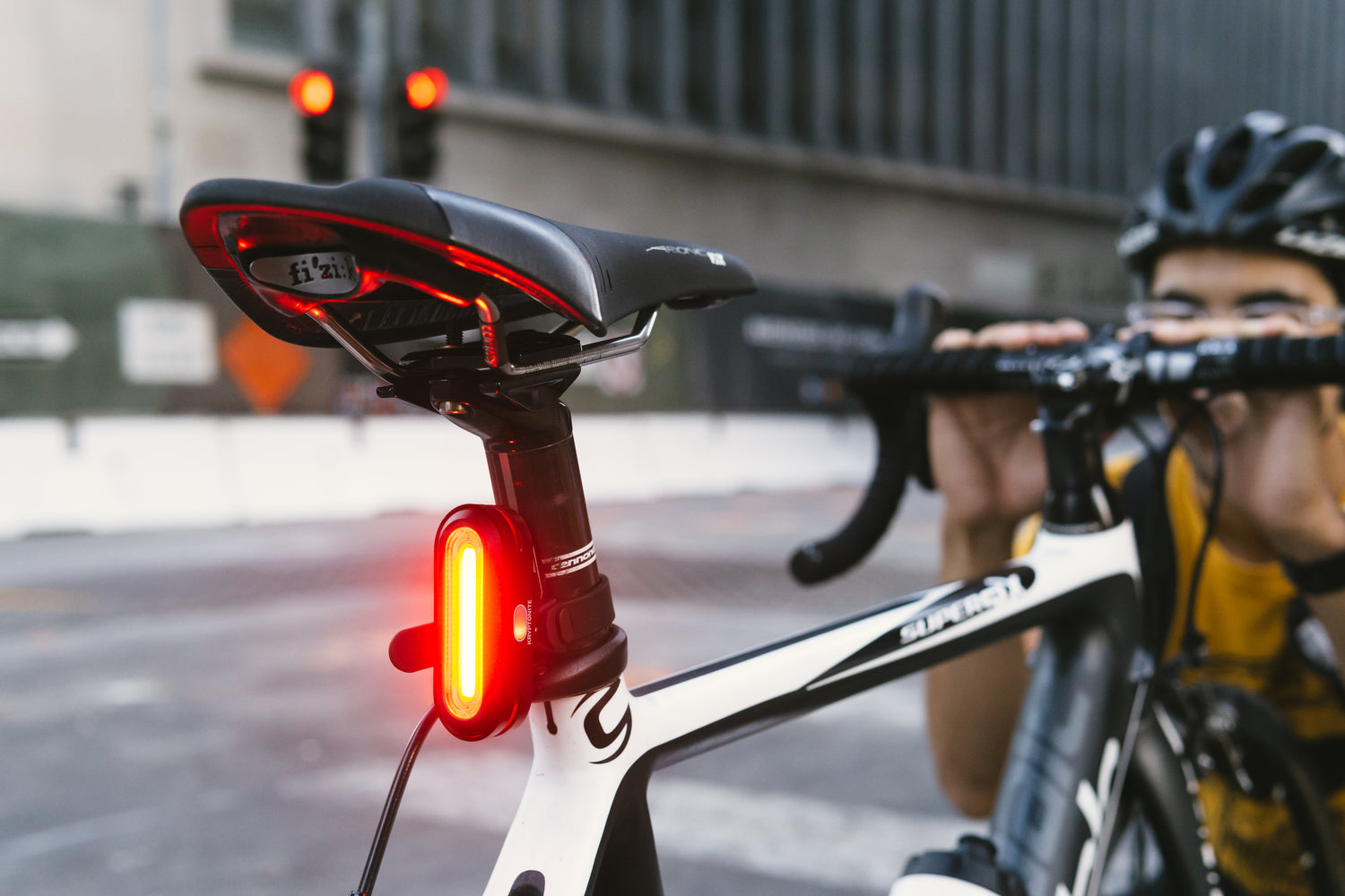 Rear light Kryptonite bicycle Avenue R-50 Cob