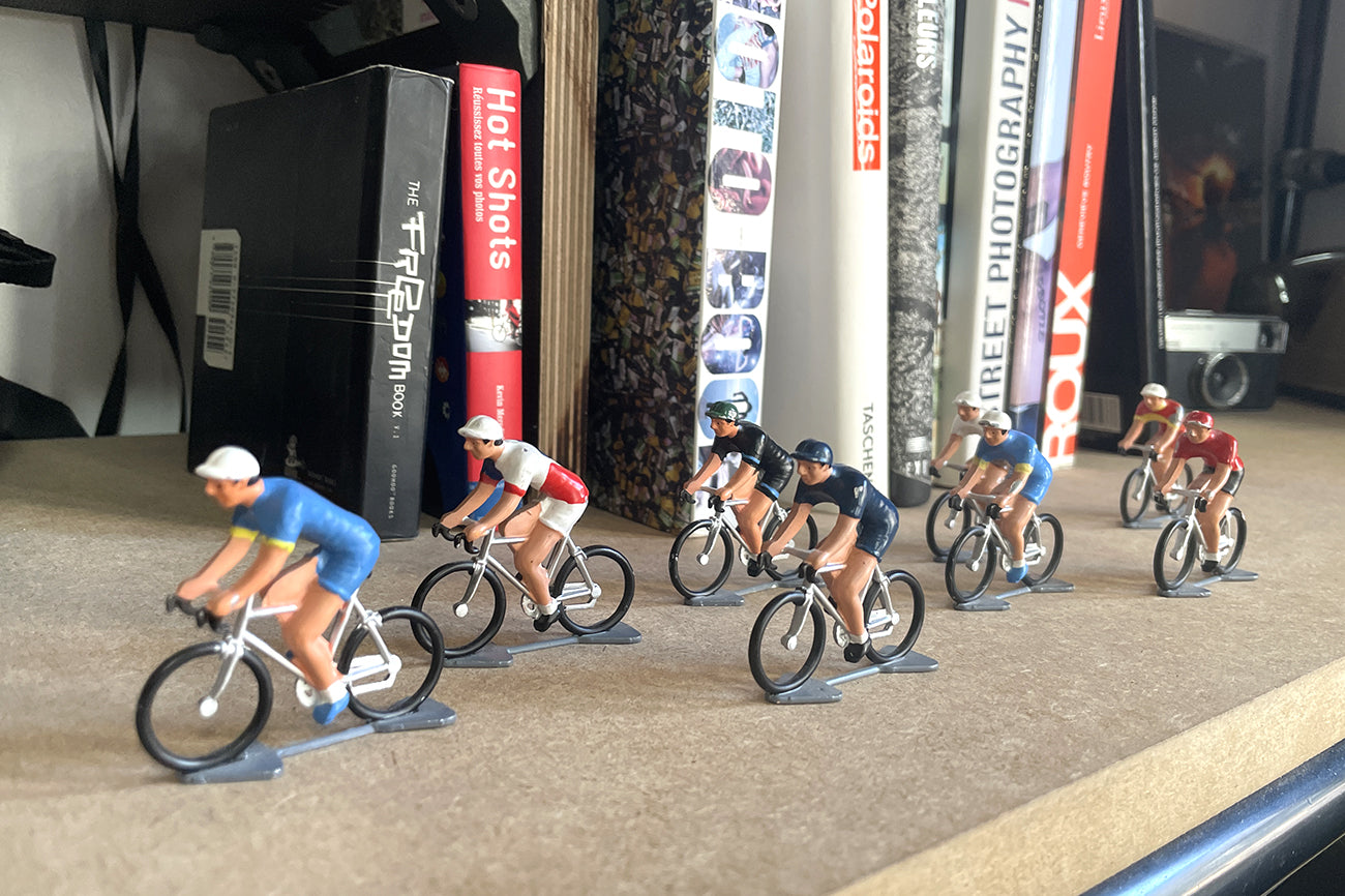 Figurina del ciclista Roger - Maglia bianca