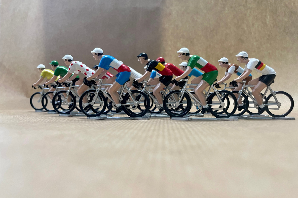 Figurina del ciclista Roger - Maglia bianca