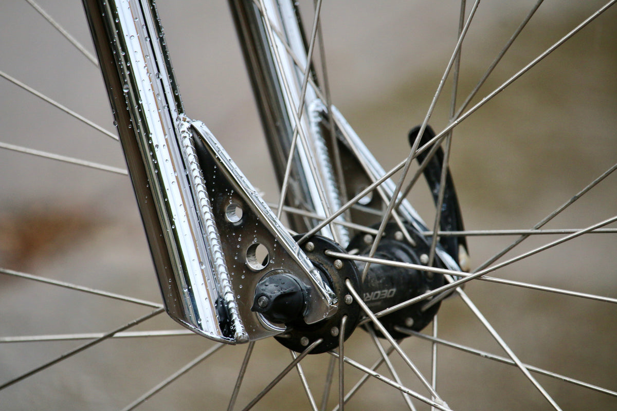 Wilde Moto Cruiser Fork, blade and canti stud detail