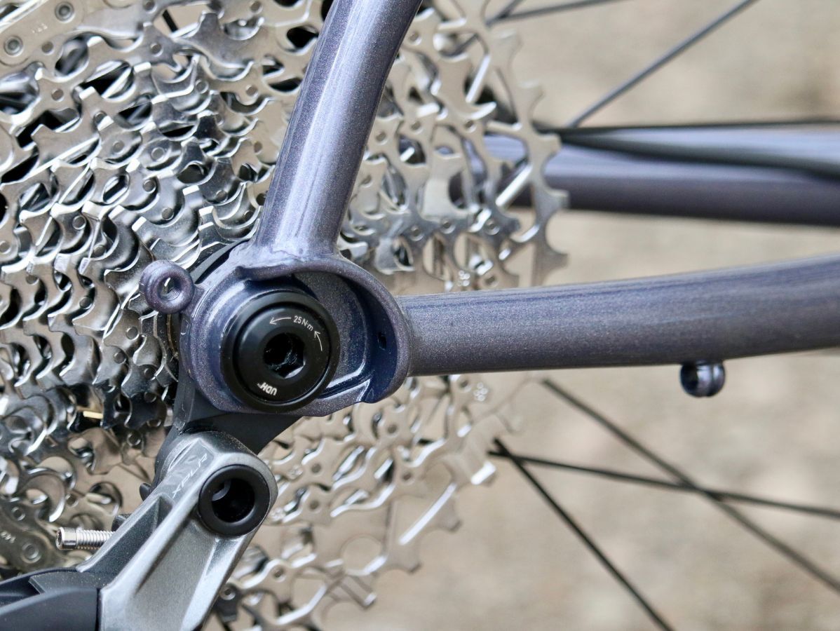 Wilde Rambler SL Charcoal Disco, 68 mm BSA threaded bottom bracket shell and chainstays