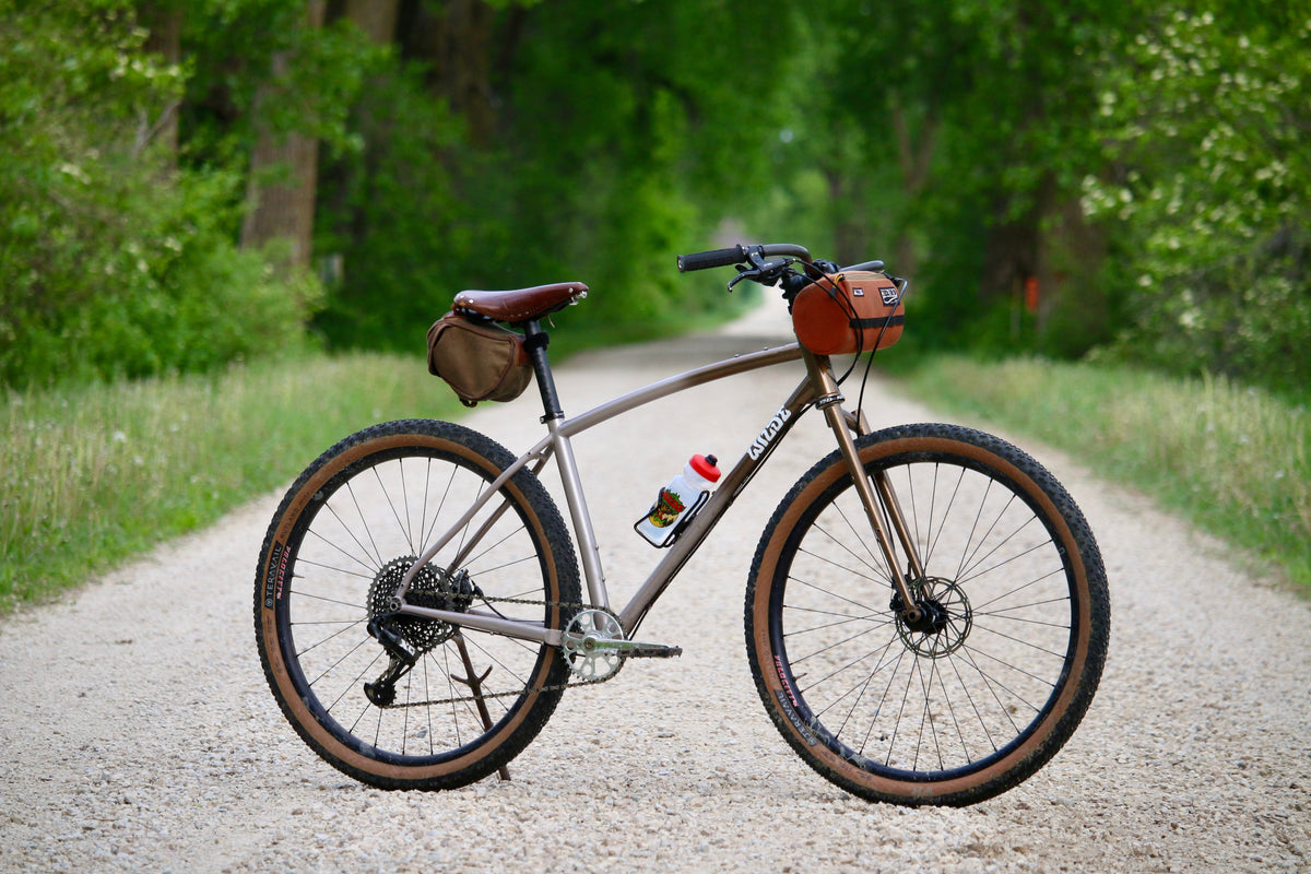 Wilde Supertramp Steel Fork black, fitted to a loaded bikepacking build